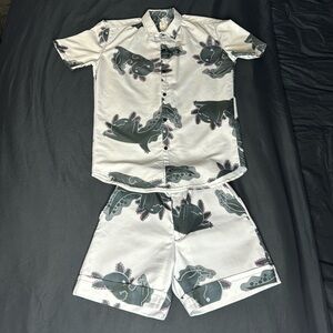 Necio is a Mexican hybrid tailoring brand that makes its own prints.